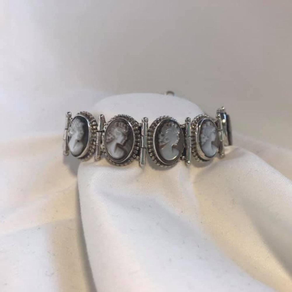 Gray cameo bracelet